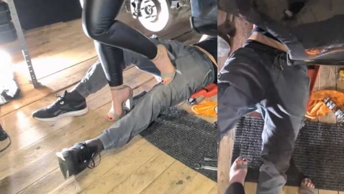 美女美甲玉足凉高踩玩大腿挑逗修理工踩腰踩手踩腿玩弄素人男子JS251104~4