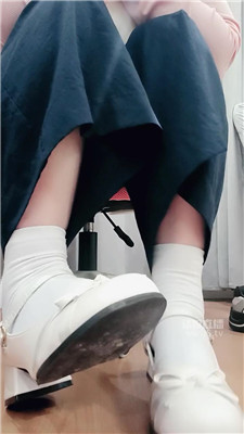 【拽拽】白棉袜小皮鞋反差裸足温柔爱抚    251116-26