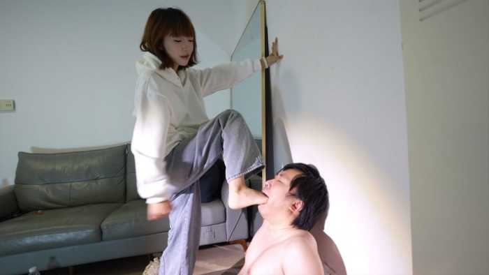 『红颜榜』桃子怼墙角深喉脚耳光扇舌头 YC-251207-4