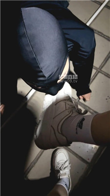 【深圳卡卡】天台遛人形犬 JS251213-26