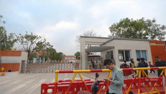 〖H.P.L栖心之栈〗—小太妹欺凌校园保安