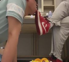 【不知名美女】鞋底脚底喂食/强迫喝圣水 bf10280