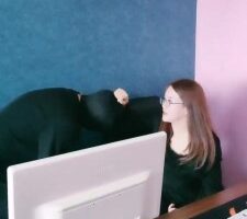 【褒姒女王】办公室狂虐下贱员工 bf18520