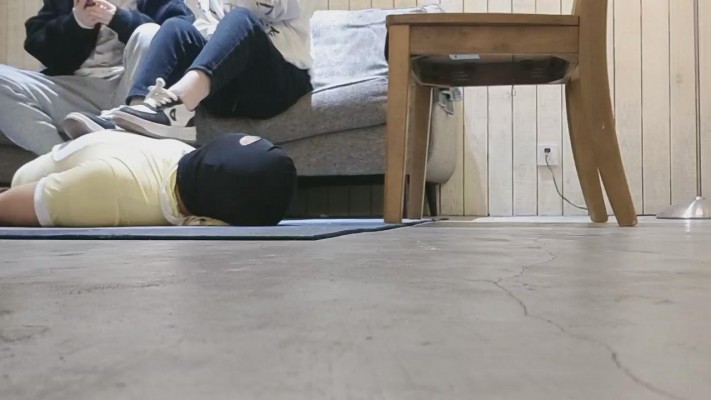 【江婷】双S边直播边踩脚垫 bf24142