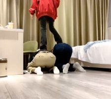 【海绵大大】小白鞋女神VS双M-转胯骑马/丝袜塞嘴数据线抽 JS23051710