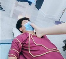 【绾颜】捆绑-闻着护士的脚发骚 JS2402018-13