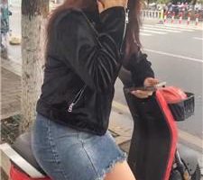 【素人挖掘机】路边开发-皮鞋黑棉袜踩虐/转胯 bf40587