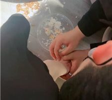 【诗诗】脚下喂食/裸足恋足舔 JS240424-8