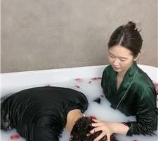 【赵老师】浴缸窒息美腿玩弄绿帽老公/耳光滴蜡 JS240523-3