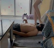 【若熙】素人小姐姐-全体重踩踏/原味脚蹂躏 bf42997