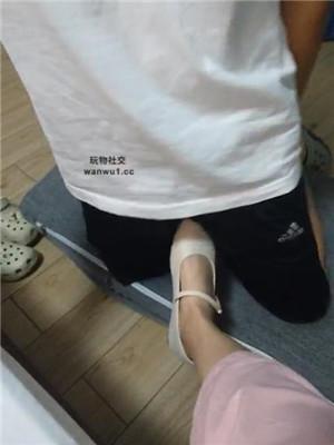 【奇了怪了】揪耳朵/下跪清理脏鞋 JS240901-8