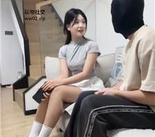 【腓腓】皮鞋白袜S-逛街回来虐绿帽 bf46113