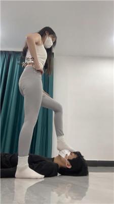 【甜恬】瑜伽女神S-骑马踩踏/耳光踢踹/强制闻白袜 bf47744