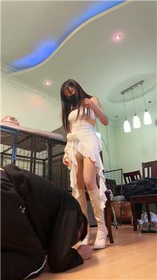 【伊晨】囚禁狗笼/狂抽耳光/长靴踩踢裆/喂口水圣水吃袜子 bf47819