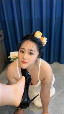 【July】母畜-超骚女神狗下跪求虐 JS250110-12