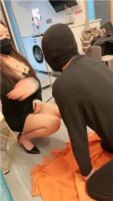 【倩妈】双S-闻舔高跟/骑马鞭打/脚深喉【双视角版】 bf49269