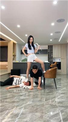 【麋鹿银儿】青春校园s调双奴-运动鞋高跟踩/深喉 bf53447