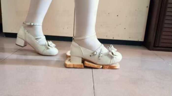 lo鞋踩鸡蛋面包 JS251101~7