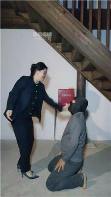 【梦梦女王】双S-户外公开处刑跟踪狂【双视角版】JS251110-29