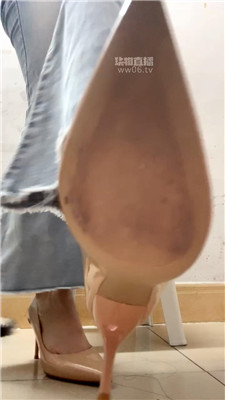 【不甜】高跟鞋寸到死    251118-1